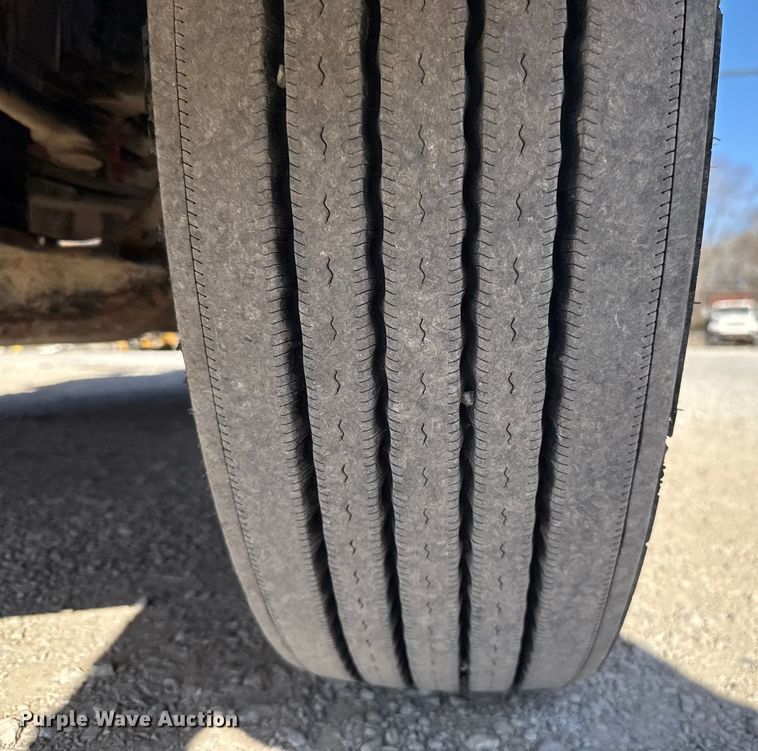 image for item ES5553 2013 Peterbilt 388 dump truck