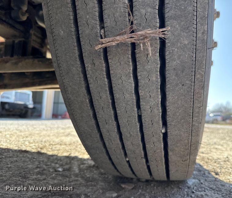 image for item ES5553 2013 Peterbilt 388 dump truck