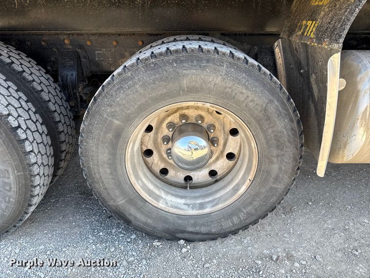 image for item ES5553 2013 Peterbilt 388 dump truck