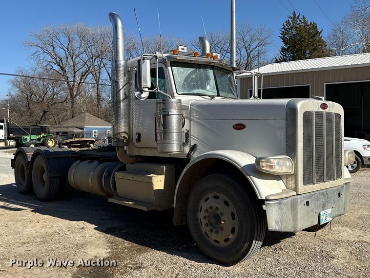 image for item ES5554 2012 Peterbilt 388 semi truck