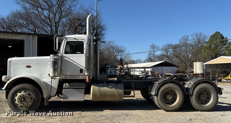image for item ES5554 2012 Peterbilt 388 semi truck