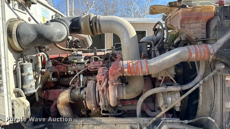 image for item ES5554 2012 Peterbilt 388 semi truck