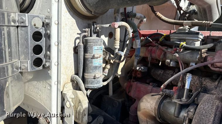 image for item ES5554 2012 Peterbilt 388 semi truck