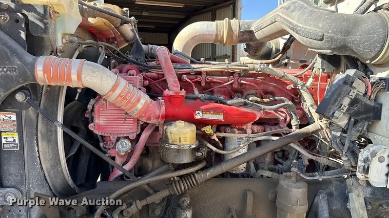 image for item ES5554 2012 Peterbilt 388 semi truck