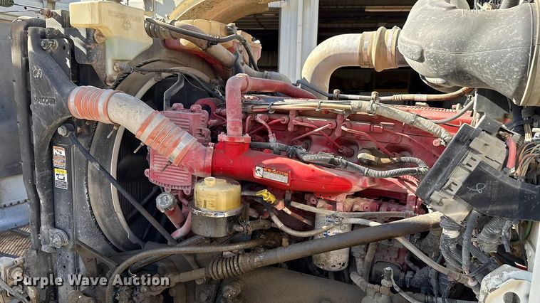 image for item ES5554 2012 Peterbilt 388 semi truck