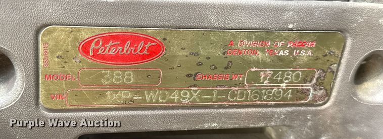 image for item ES5554 2012 Peterbilt 388 semi truck