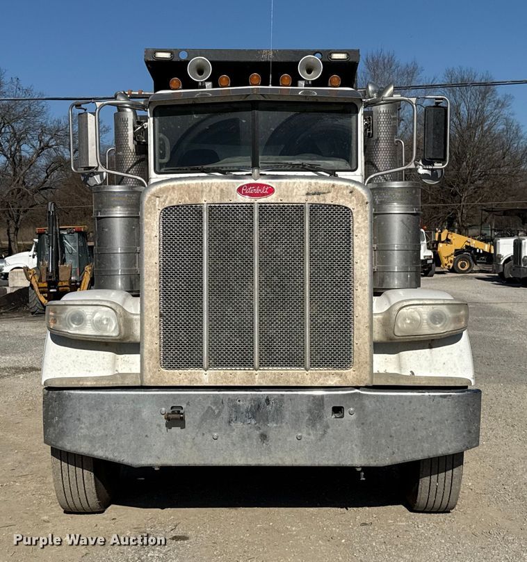 image for item ES5555 2013 Peterbilt 388 dump truck