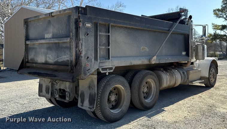 image for item ES5555 2013 Peterbilt 388 dump truck