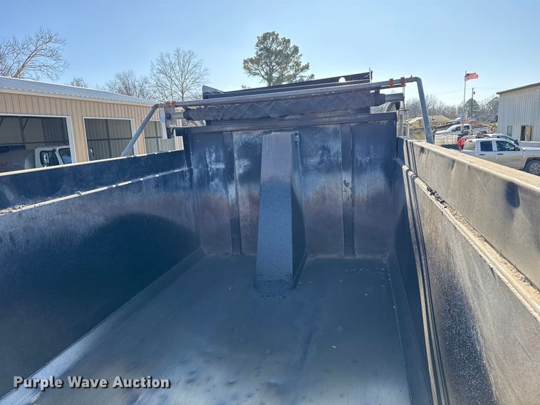 image for item ES5555 2013 Peterbilt 388 dump truck