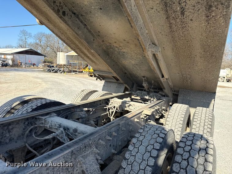 image for item ES5555 2013 Peterbilt 388 dump truck