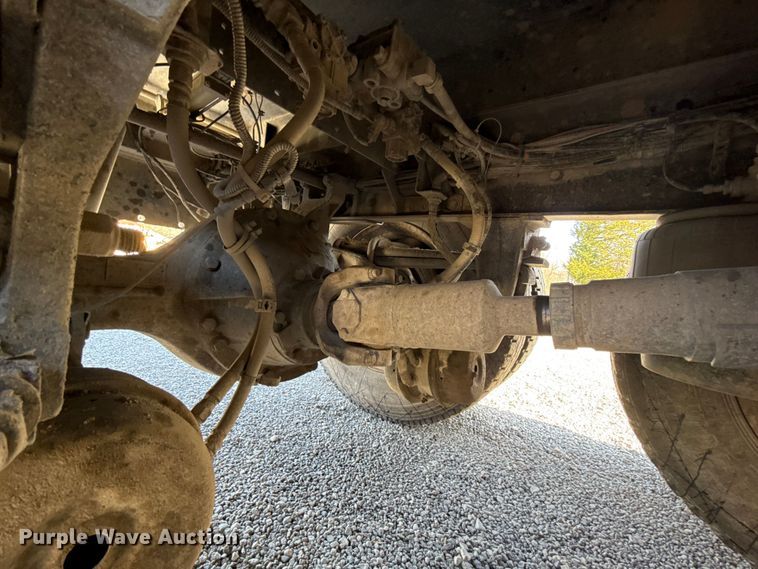 image for item ES5555 2013 Peterbilt 388 dump truck