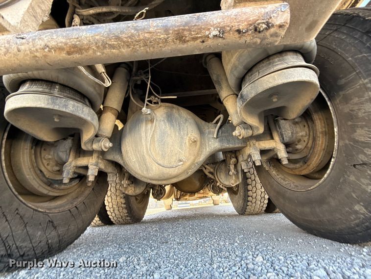 image for item ES5555 2013 Peterbilt 388 dump truck