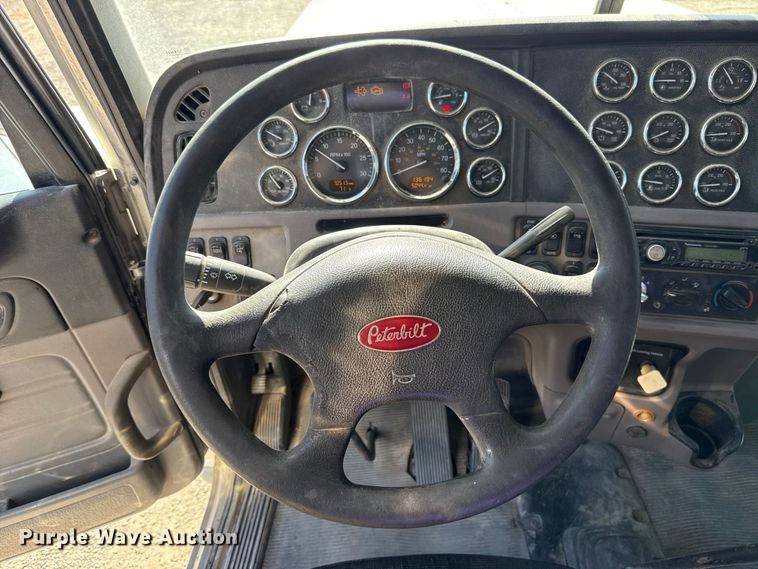 image for item ES5555 2013 Peterbilt 388 dump truck