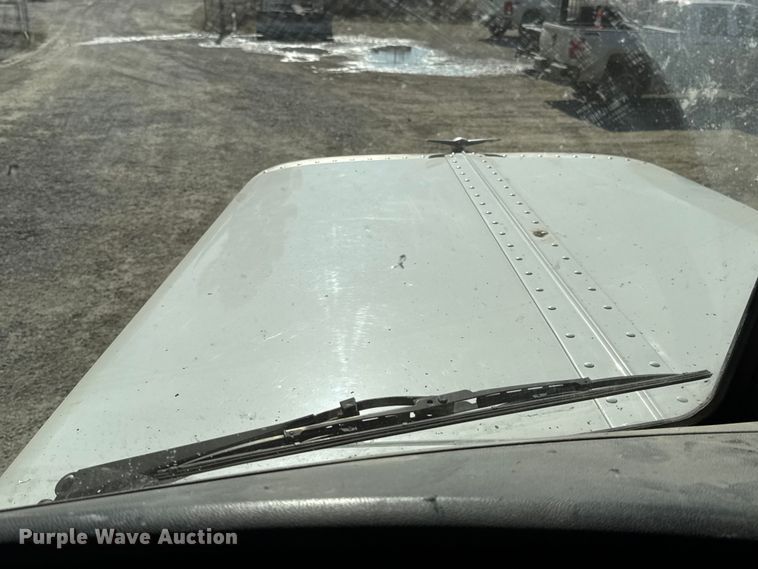 image for item ES5555 2013 Peterbilt 388 dump truck