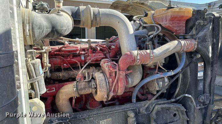 image for item ES5555 2013 Peterbilt 388 dump truck