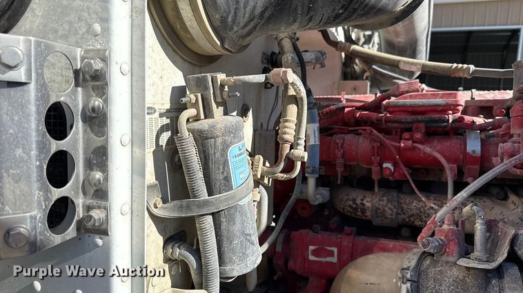 image for item ES5555 2013 Peterbilt 388 dump truck