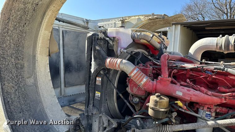 image for item ES5555 2013 Peterbilt 388 dump truck