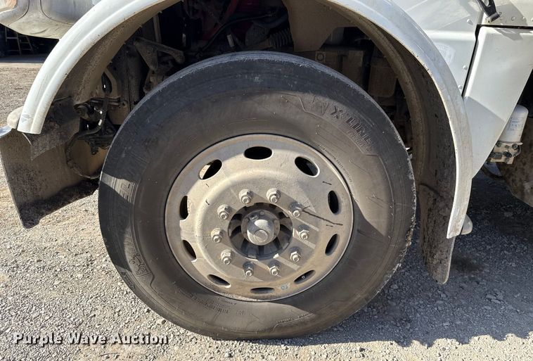 image for item ES5555 2013 Peterbilt 388 dump truck