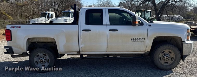 image for item ES5556 2016 Chevrolet Silverado 2500HD Crew Cab pickup truck