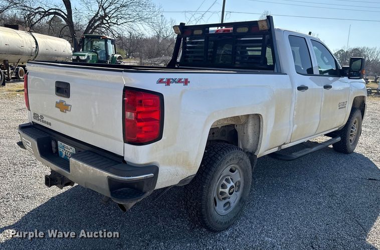 image for item ES5556 2016 Chevrolet Silverado 2500HD Crew Cab pickup truck