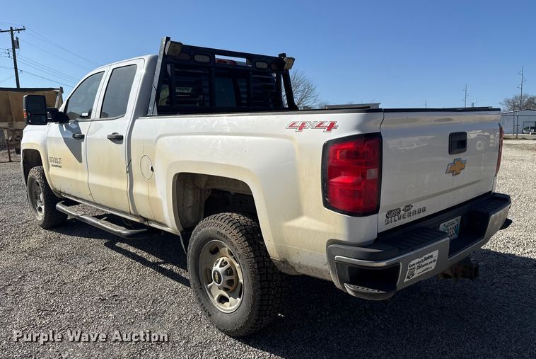image for item ES5556 2016 Chevrolet Silverado 2500HD Crew Cab pickup truck