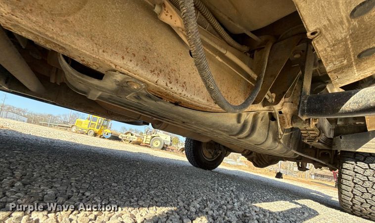 image for item ES5556 2016 Chevrolet Silverado 2500HD Crew Cab pickup truck