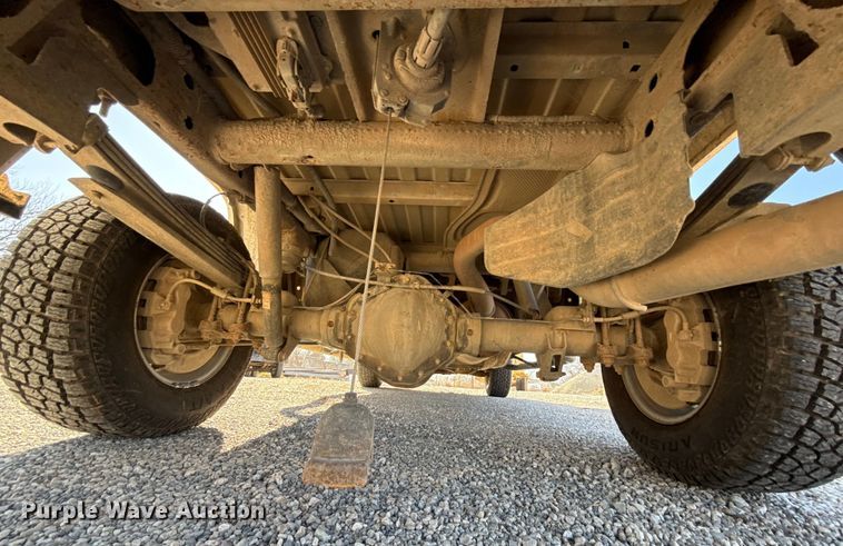 image for item ES5556 2016 Chevrolet Silverado 2500HD Crew Cab pickup truck