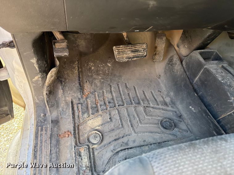 image for item ES5556 2016 Chevrolet Silverado 2500HD Crew Cab pickup truck