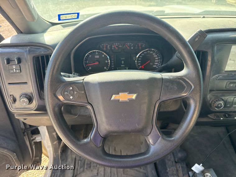 image for item ES5556 2016 Chevrolet Silverado 2500HD Crew Cab pickup truck