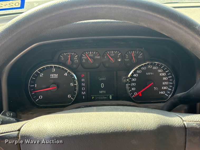 image for item ES5556 2016 Chevrolet Silverado 2500HD Crew Cab pickup truck