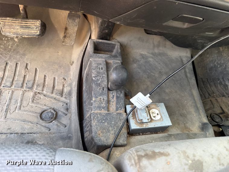 image for item ES5556 2016 Chevrolet Silverado 2500HD Crew Cab pickup truck