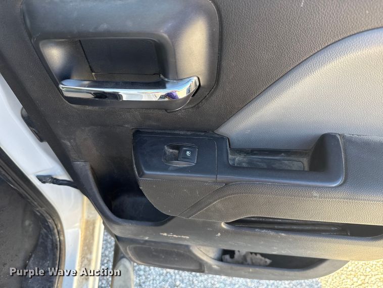 image for item ES5556 2016 Chevrolet Silverado 2500HD Crew Cab pickup truck