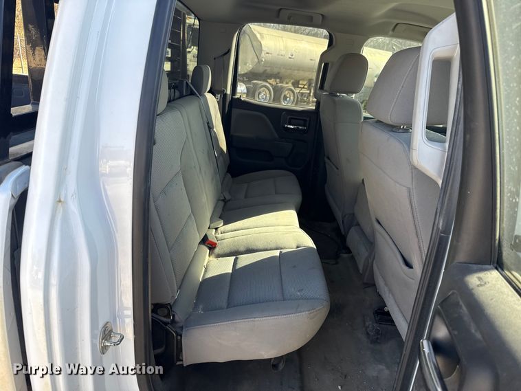 image for item ES5556 2016 Chevrolet Silverado 2500HD Crew Cab pickup truck