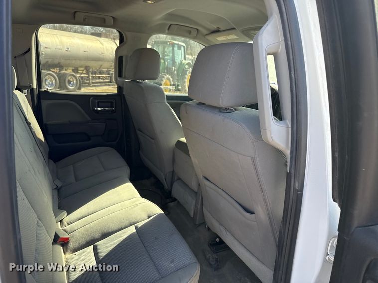 image for item ES5556 2016 Chevrolet Silverado 2500HD Crew Cab pickup truck