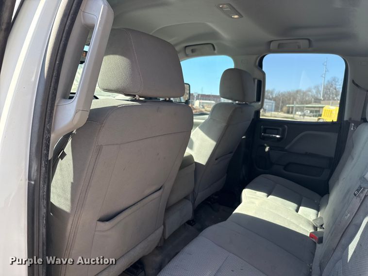 image for item ES5556 2016 Chevrolet Silverado 2500HD Crew Cab pickup truck