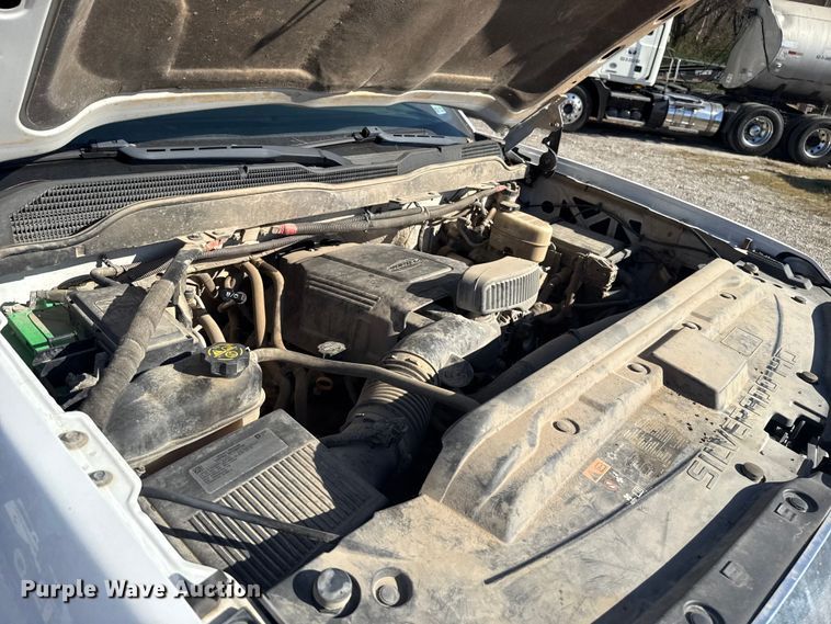 image for item ES5556 2016 Chevrolet Silverado 2500HD Crew Cab pickup truck