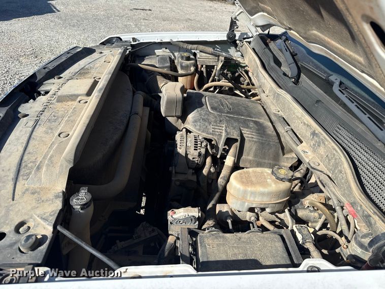 image for item ES5556 2016 Chevrolet Silverado 2500HD Crew Cab pickup truck