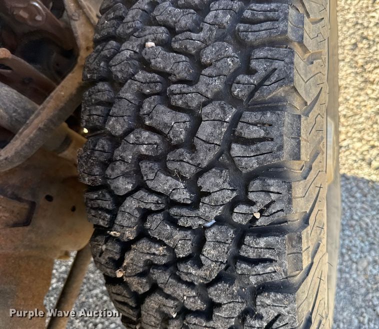 image for item ES5556 2016 Chevrolet Silverado 2500HD Crew Cab pickup truck