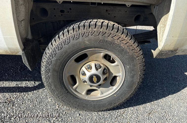 image for item ES5556 2016 Chevrolet Silverado 2500HD Crew Cab pickup truck