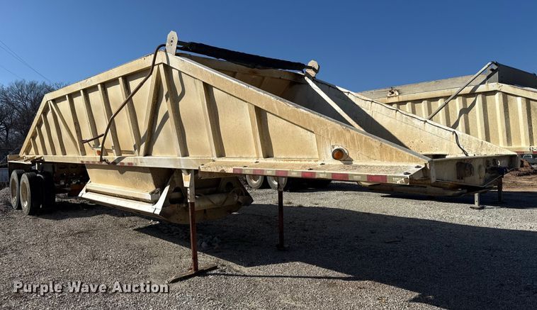 image for item ES5557 2010 Ranco bottom dump trailer
