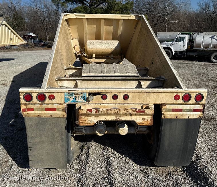 image for item ES5557 2010 Ranco bottom dump trailer