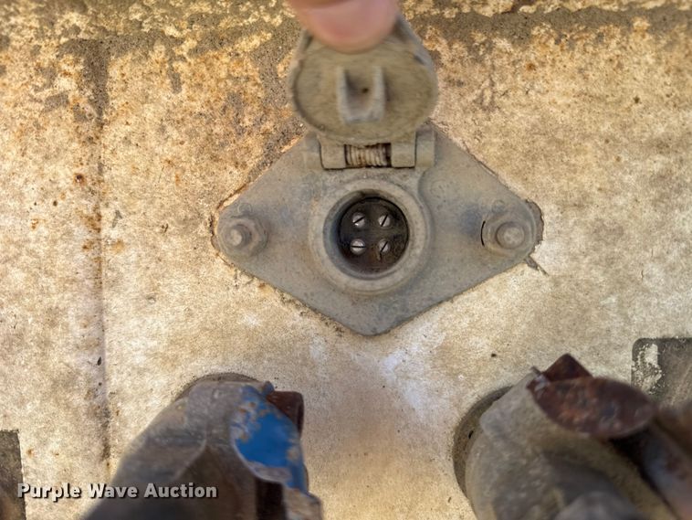 image for item ES5557 2010 Ranco bottom dump trailer