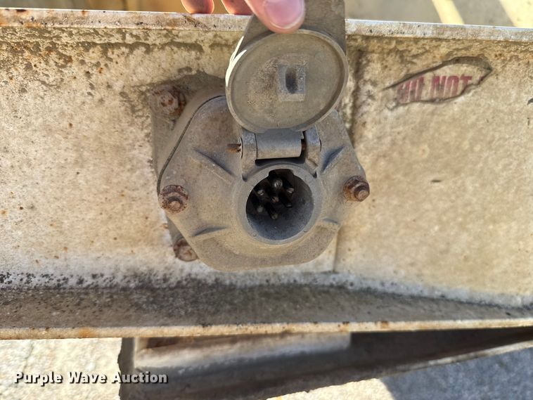 image for item ES5557 2010 Ranco bottom dump trailer