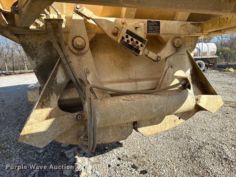 image for item ES5557 2010 Ranco bottom dump trailer