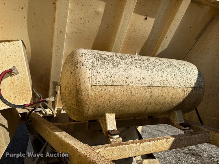 image for item ES5557 2010 Ranco bottom dump trailer