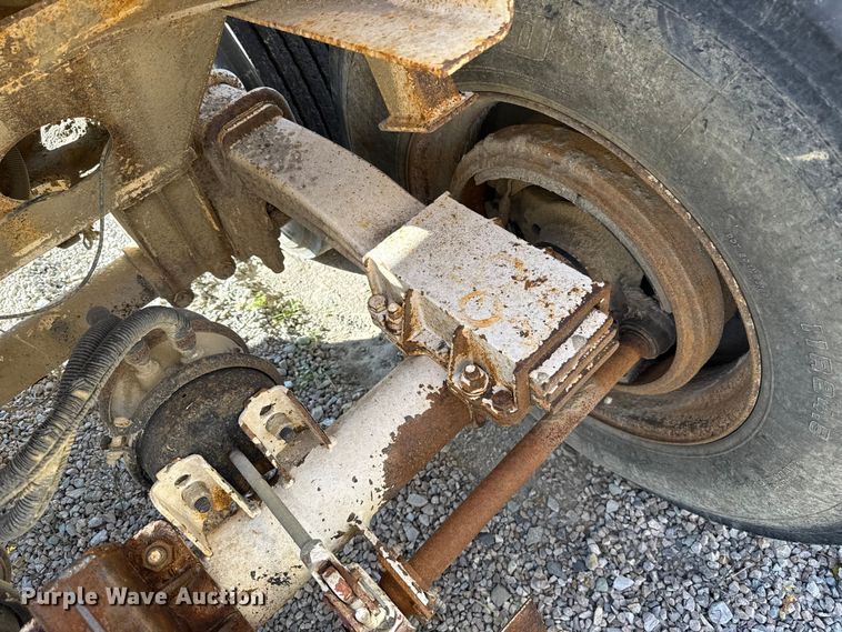 image for item ES5557 2010 Ranco bottom dump trailer