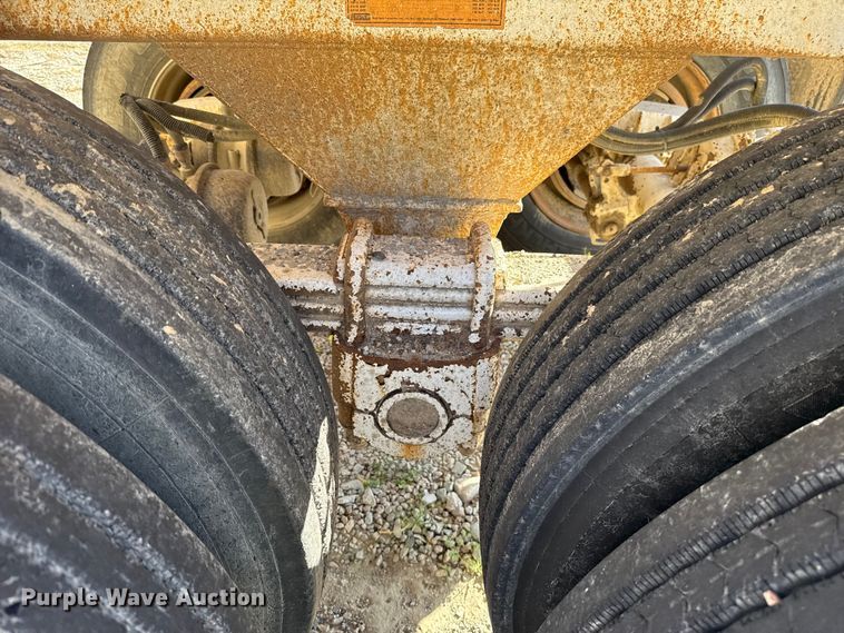 image for item ES5557 2010 Ranco bottom dump trailer