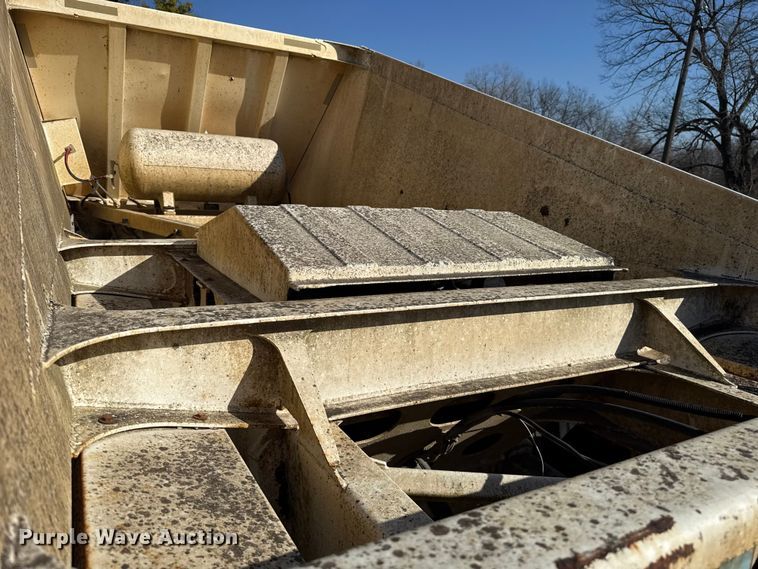 image for item ES5557 2010 Ranco bottom dump trailer