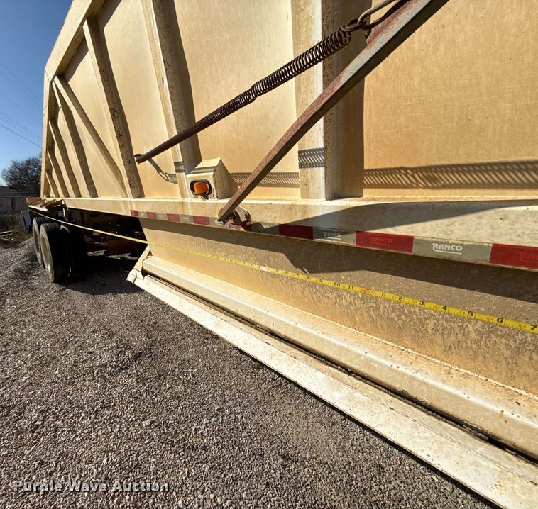 image for item ES5557 2010 Ranco bottom dump trailer