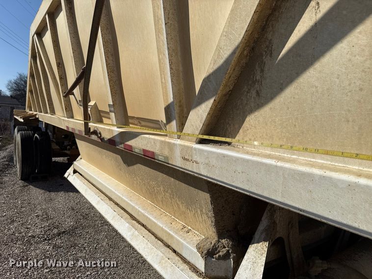 image for item ES5557 2010 Ranco bottom dump trailer